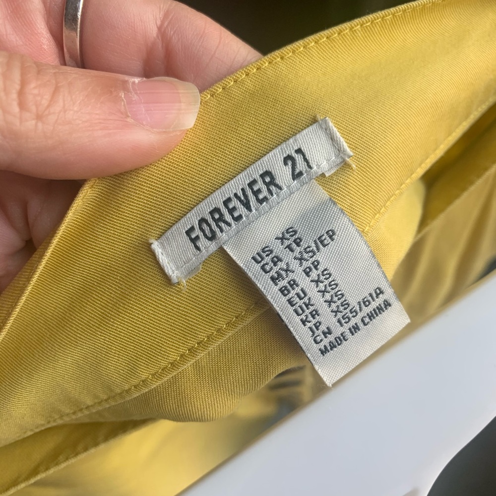 Forever 21 yellow button up skirt - Picture 3 of 3